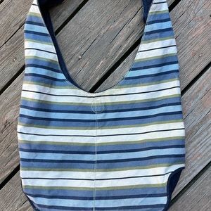 3/$25💜Reversible vintage denim bag